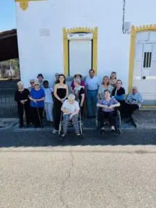 Utentes da SCMAT posando juntas na caminhada.