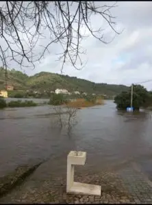 Temporal provoca danos significativos na Amieira do Tejo 5 627077949_1485633640235474_5197618460387958519_n